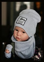 Удлиненная хлопковая шапка для мальчика «Original Design» серая
с шарфом восьмерка на кнопках