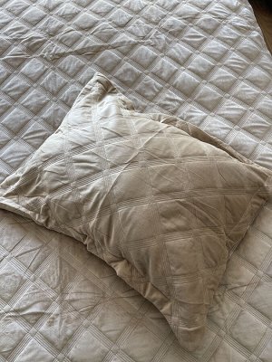 Накидка на подушку светло-бежевая 2шт