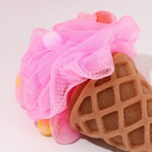 Подарочный набор женский "Моей ягодке", гель для душа во флаконе шоколад и мочалка в форме мороженого