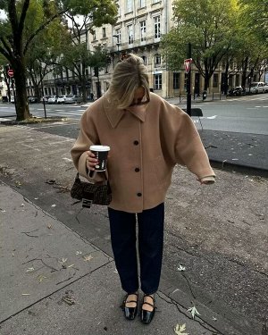 Женское пальто с рукавами "летучая мышь", цвет бежевый