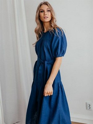Платье Это ярко-синее платье с короткими рукавами - идеальный выбор для тех, кто хочет выглядеть стильно и эффектно. Выполненное из качественного материала (лен, вискоза), оно обеспечивает комфорт и у