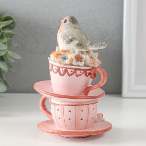 Фигурка полистоун «Снегирь сидит на чашечках, с цветами», 9x9x14 см