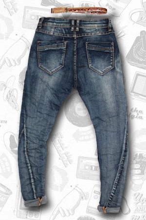 Джинсы Dеним: средней плотности
силуэт: saggy jeans
посадка: высокая /: 32
дополнительно: + ремень / на болтах / жатка
РАЗМЕР: XS; S; M; L; XL
ЦВЕТ: темные оттенки синего
СОСТАВ: 98% хлопка / 2% эласт