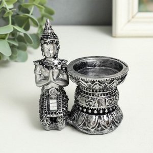 Сувенир полистоун подсвечник "Будда в серебристых одеждах" МИКС 9,5х8,5х5,3 см