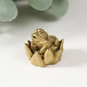 Нэцке полистоун бронза "Маленькая жаба в лотосе" 2,5х2,5х2,5 см