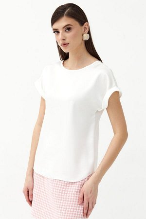 Блуза Комфортная блуза из атласного полотна высокого качества. Модель прямого силуэта. Спущенное плечо на манжете. 
Состав:
100% ПЭ
Длина:
62 см. (42 размер)
65 см. (52 размер)
Цвет:
Белый
