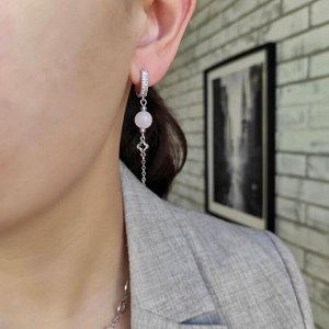 Серьги с розовым кварцем в белом металле асимметричные
