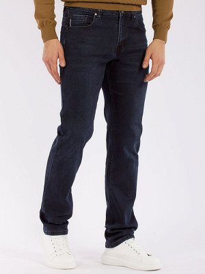 Джинсы Стильные мужские джинсы из  плотного стрейча . Средняя посадка, прямой крой. Небольшие потёртости.
Цвет:&nbsp;
					
						
								темно-синий						
					
Состав:&nbsp;
					 98 % хлопок 2 % э