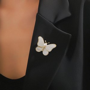 Женская брошь "Бабочка" с декоративным жемчугом, цвет золотистый