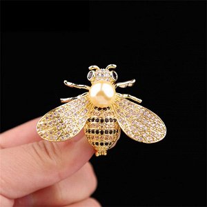 Женская брошь "Пчёлка" со стразами и декоративным золотистым жемчугом