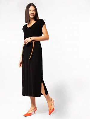 Платье из вискозы, связанное плетением интерлок с ремешком