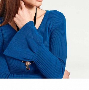 1к Heine - Best Connections  Пуловер, синий  Любимая основа для стильных сочетаний. Пуловер резиночной вязкой. Очень узкая форма с большим треугольным вырезом и длинными рукавами с воланами. Длина ок.
