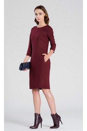 1кк Бордовое Платье ZAPS SELECT Sel215018 Цвет 011   Бордовое платье на подкладке с круглым вырезом, с карманами.
Застёгивается на длинную молнию, выполняющую также декоративную функцию.
Модель на фот