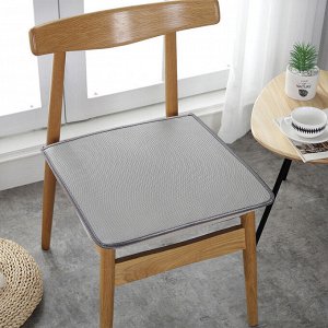 Тонкая декоративная подушка для стула