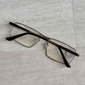 Корригирующие очки для зрения