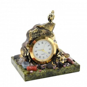 Часы "Нужный камень не тяжел" из бронзы на подставке из змеевика 80*60*85мм