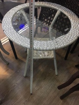 Стол плетеный стеклянный