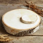 Спил берёзы с толстой корой, шлифованный с одной стороны, диаметр 30-35 см, толщина 4-5 см