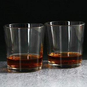 Мужской набор «Настоящему мужчине»: стакан 250 мл. х 2 шт., камни для виски 6 шт., арахис в шоколадной глазури, трюфель со вкусом коньяка 90 г.