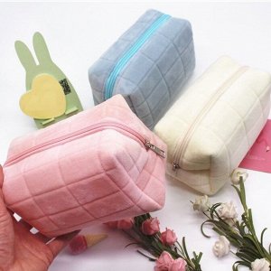 Daiso Косметичка розовая.