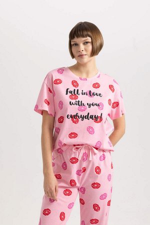 Пижамный комплект Fall in Love стандартного кроя с короткими рукавами и узором