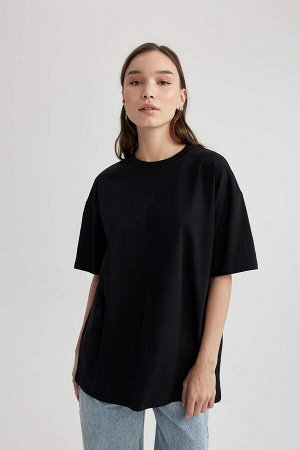 Футболка Oversize с круглым вырезом и короткими рукавами