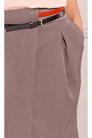 1кк Юбка ZAPS SELECT Sel115014 Цвет 021   Элегантная фантазийная юбка с карманами и двухцветным ремнём.
Модель на фото носит размер М (38), её рост 176 см.
Состав: 100% полиэстер.