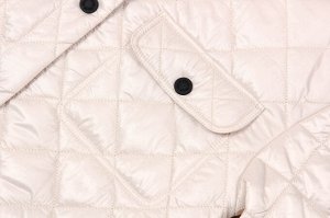 Куртка Короткие версии стеганых вещей не только легки и удобны, но и станут идеальной вещью для создания модного образа в теплое межсезонье. Куртка-рубашка – одна из тенденций, которая появилась доста
