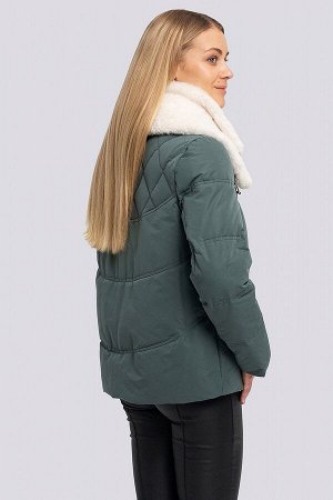 Куртка Куртка на синтепухе-идеальный выбор для современной и стильной женщины, которая хочет выглядеть модно. Двойной воротник, украшенный искусственным мехом. Мех не отстегивается. Центральная застеж