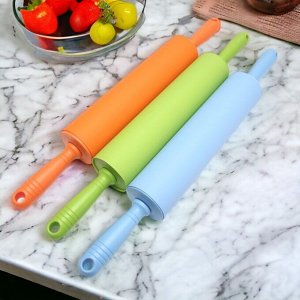 Скалка для теста большая, пластик+силикон, 52*6.5 см, цвет в ассортименте, 1 шт.