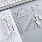 Письменные и чертежные принадлежности