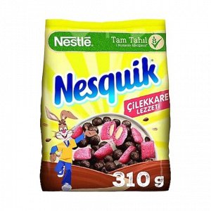 Готовый завтрак со вкусом клубники Nesquik шоколадные шарики с клубничными подушечками 310 гр