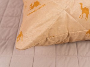 Подушка "Верблюд"  п/э 48*68 (550г)полиэфирное волокно,стег,пакет с пл.ручкой(Н)