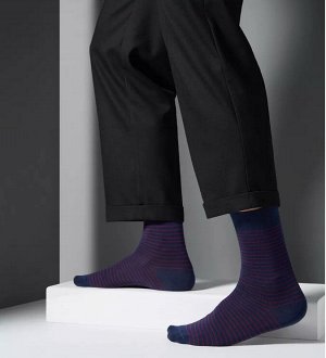 Мужские дизайнерские носки в лаконичную тонкую полоску