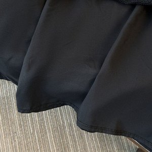 Женское кружевное платье с короткими рукавами, декорировано рюшами, черный