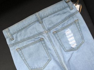 Женские светло-голубые джинсы с дырками