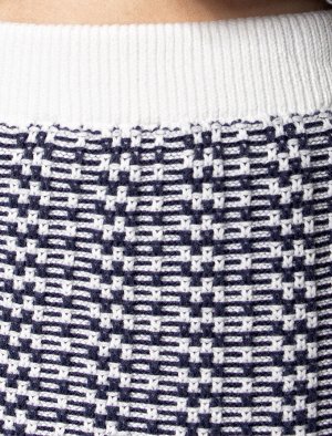 Юбка фактурной вязки с трикотажной подкладкой