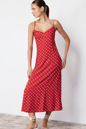 Красное платье А-силуэта миди с завязками на спине и деталями