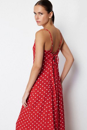 Красное платье А-силуэта миди с завязками на спине и деталями