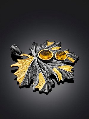 Восхитительный яркий кулон, украшенный золотистым янтарём «Канада»