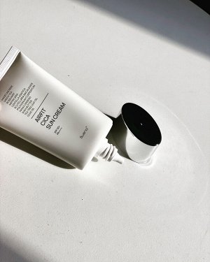 Bueno Airfit Cica Sun Cream SPF 50+ PA++++ Осветляющий солнцезащитный крем с центеллой