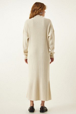 Женское кремовое трикотажное платье оверсайз в рубчик DD01251