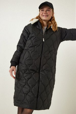 Черное стеганое пальто с меховым воротником DD01290