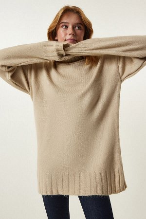 Женский бежевый свитер из мягкого фактурного трикотажа с высоким воротником K_00095
