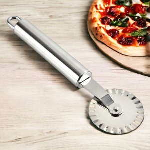Нож для пиццы и теста роликовый