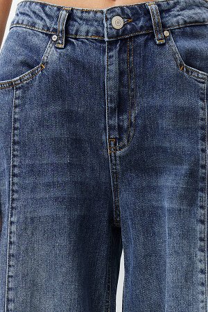 Синие широкие джинсы с высокой талией и детальной строчкой из экологически чистого материала
