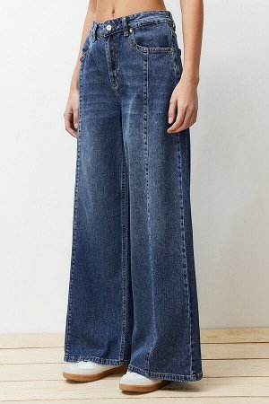 Синие широкие джинсы с высокой талией и детальной строчкой из экологически чистого материала