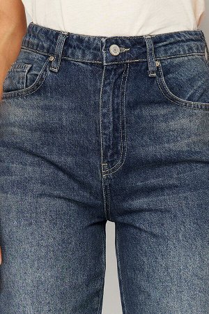 Темно-синие более экологичные широкие джинсы с высокой талией и строчкой