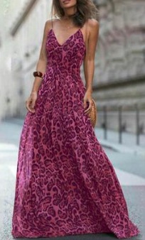 Длинное платье на тонких бретелях с принтом "леопард" Цвет: РОЗОВО-КРАСНЫЙ