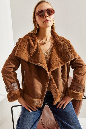 Женское замшевое пальто с рукавами с пряжками